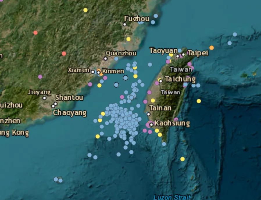 11 Chinese naval vessels and five military aircraft tracked around Taiwan