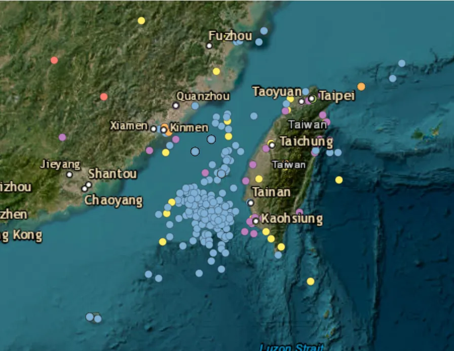 15 Chinese military aircraft and 10 naval ships tracked around Taiwan