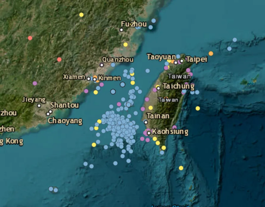 Eight Chinese military aircraft and two official ships tracked around Taiwan