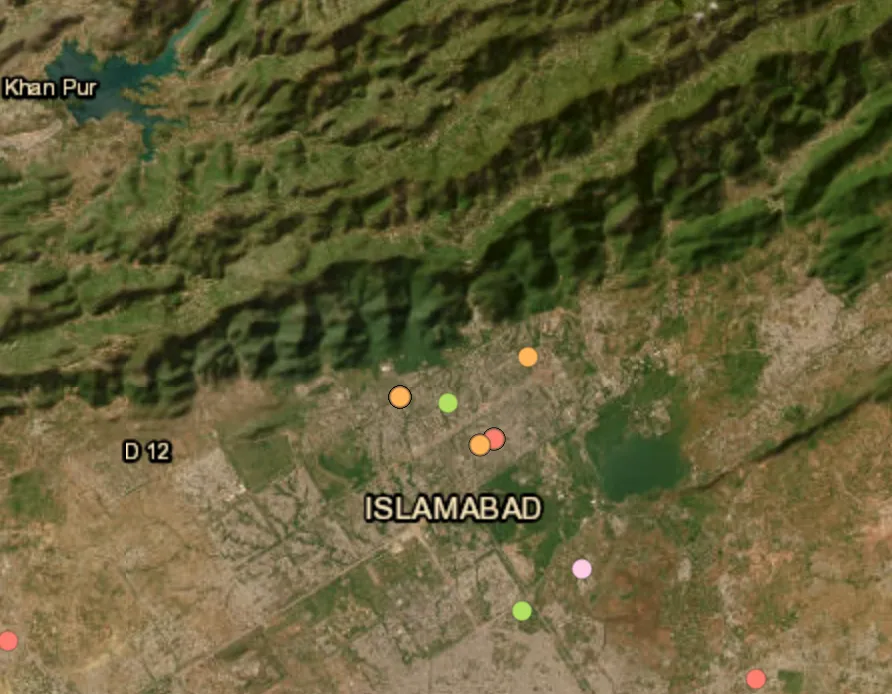 Pakistani police deploy teargas to disperse protesters in Islamabad