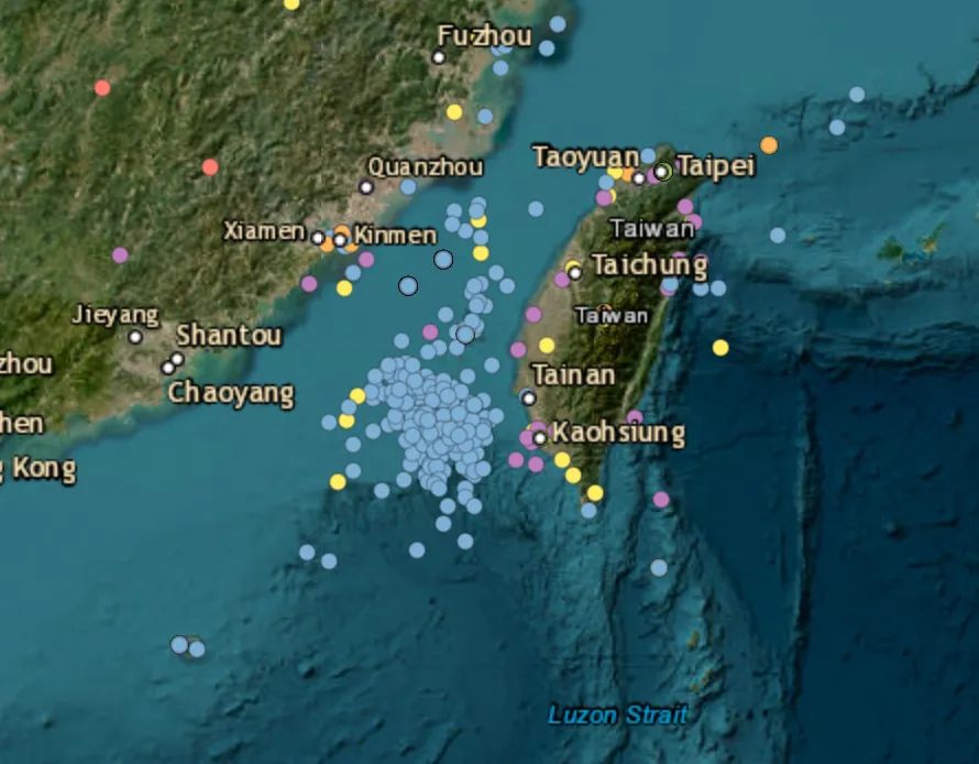 Fifteen Chinese military aircraft, nine naval vessels, and one official ship tracked around Taiwan