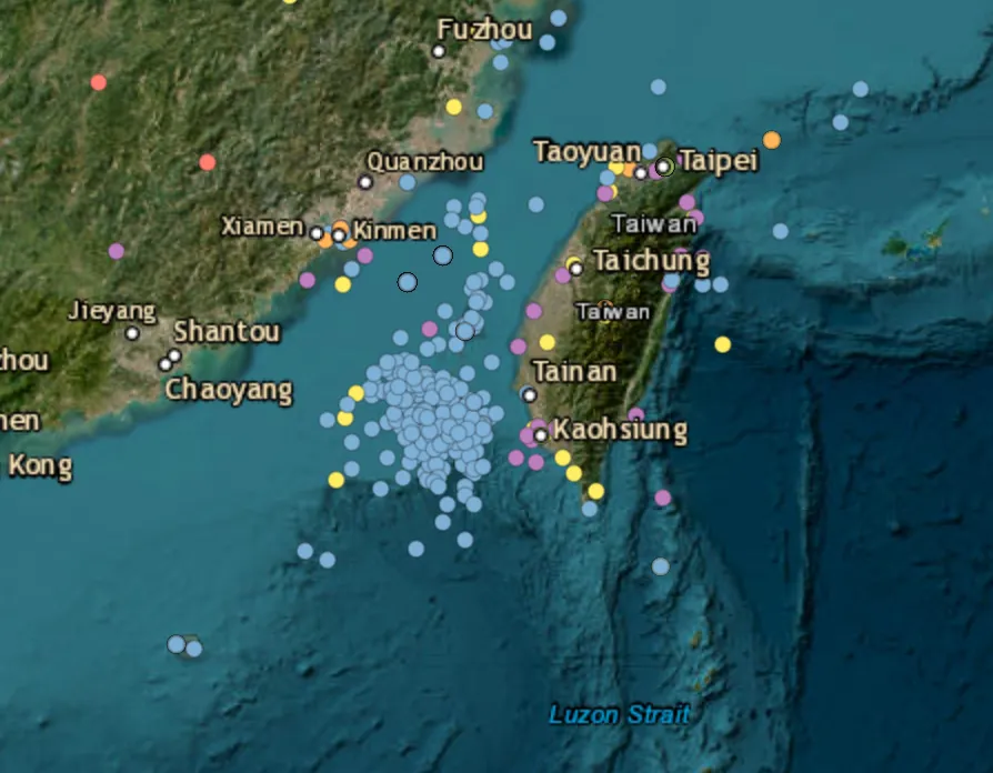 Nine Chinese military aircraft and five vessels tracked around Taiwan