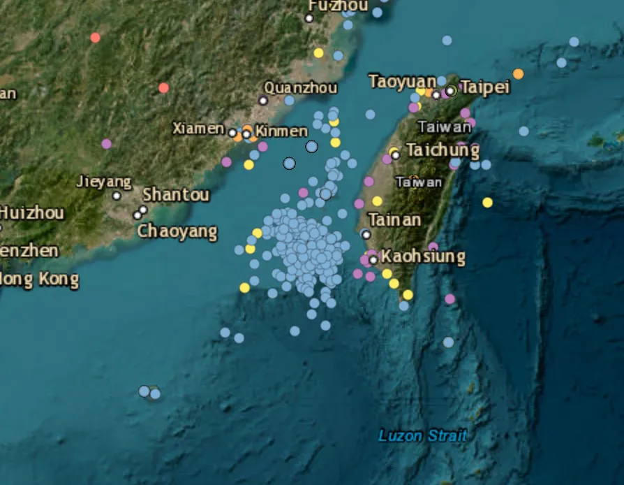 Five Chinese military aircraft and five naval vessels tracked around Taiwan